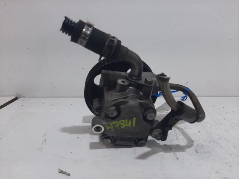 Recambio de bomba direccion para ford fiesta (cbk) futura x referencia OEM IAM 236C3A696  