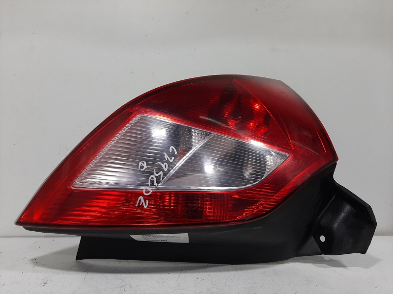 Recambio de piloto trasero izquierdo para renault megane ii berlina 5p confort dynamique referencia OEM IAM   