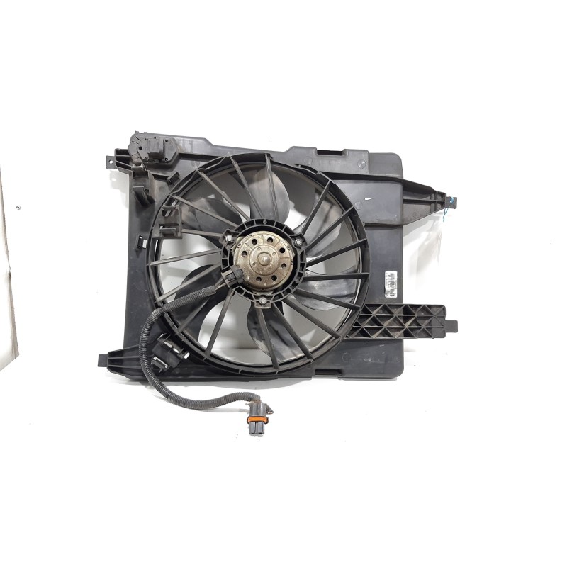 Recambio de electroventilador para renault megane ii berlina 5p confort dynamique referencia OEM IAM 8200151464B  