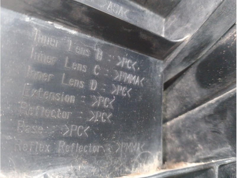 Recambio de piloto trasero izquierdo para nissan x-trail (t32) referencia OEM IAM 22023746 24786012A  Recambio de piloto trasero izquierdo para nissan x-trail (t32) referencia OEM IAM 22023746 24786012A
