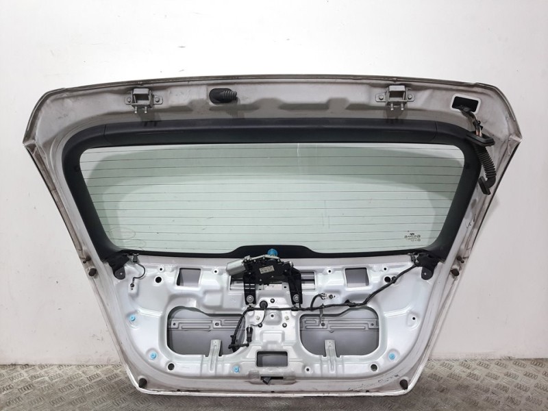 Recambio de porton trasero para hyundai i30 comfort referencia OEM IAM 737002R010 BLANCO 