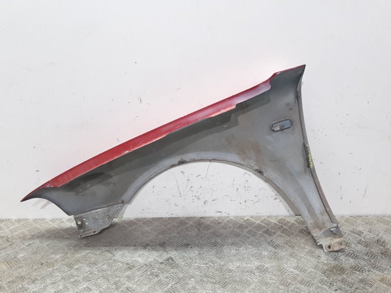 Recambio de aleta delantera derecha para volkswagen passat berlina (3b3) comfortline referencia OEM IAM 3B0821106E ROJO 