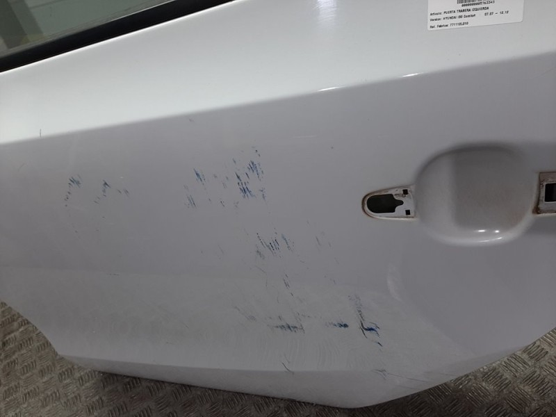 Recambio de puerta trasera izquierda para hyundai i30 comfort referencia OEM IAM 771112L010 BLANCO 