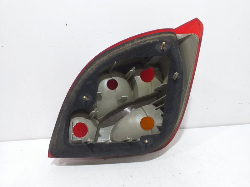 Recambio de piloto trasero izquierdo para ford fiesta (cbk) ambiente referencia OEM IAM 393857  