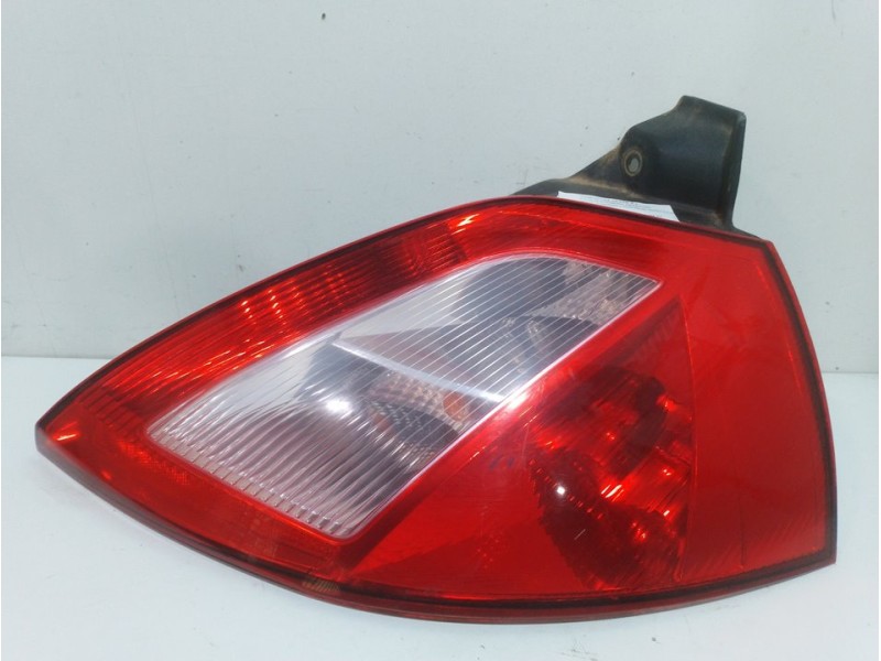 Recambio de piloto trasero derecho para renault megane ii berlina 5p confort dynamique referencia OEM IAM 8200073237  