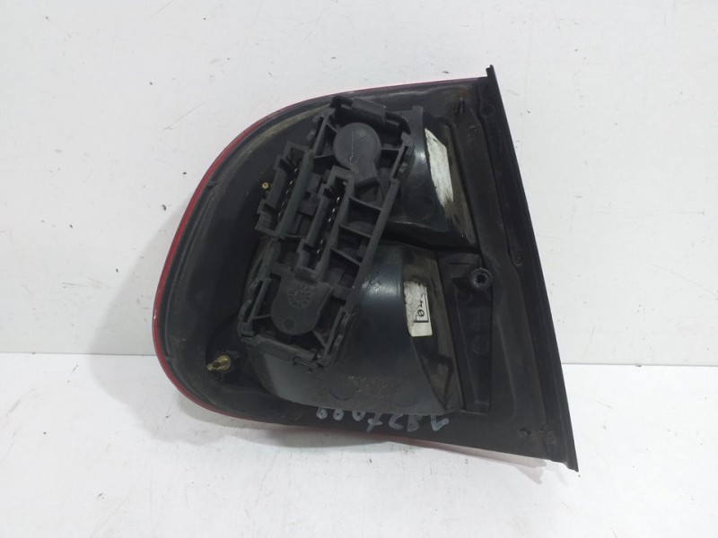Recambio de piloto trasero derecho para seat cordoba berlina (6k2) stella referencia OEM IAM    Recambio de piloto trasero derecho para seat cordoba berlina (6k2) stella referencia OEM IAM