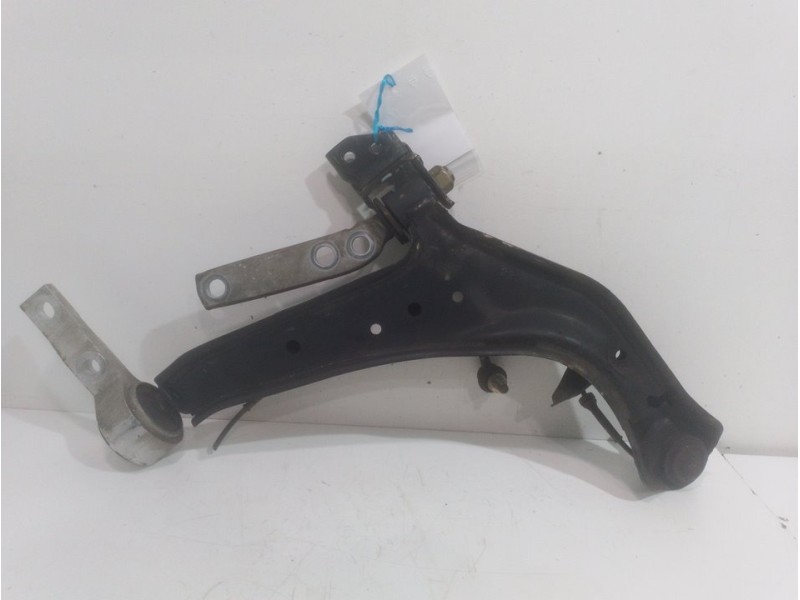 Recambio de brazo suspension inferior delantero izquierdo para nissan primera berlina (p12) acenta referencia OEM IAM   