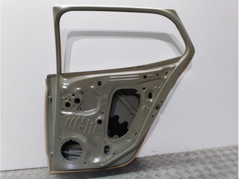 Recambio de puerta trasera derecha para skoda fabia active referencia OEM IAM 6V9833052A  