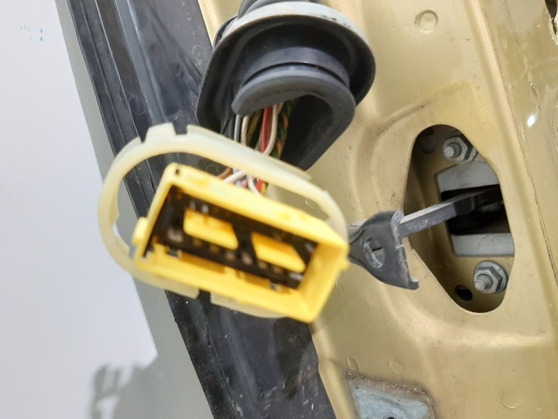 Recambio de puerta delantera derecha para citroën c4 picasso sx referencia OEM IAM 9004Y0 ORO 