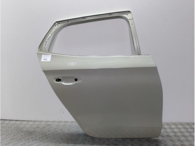 Recambio de puerta trasera derecha para skoda fabia active referencia OEM IAM 6V9833052A  
