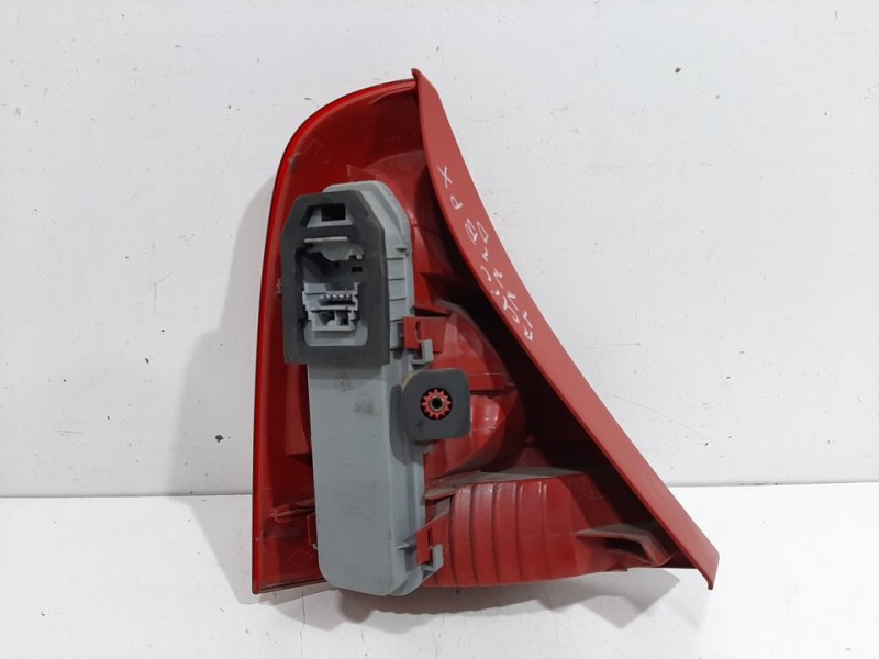 Recambio de piloto trasero derecho para renault clio ii fase ii (b/cb0) alize referencia OEM IAM 8200071414  