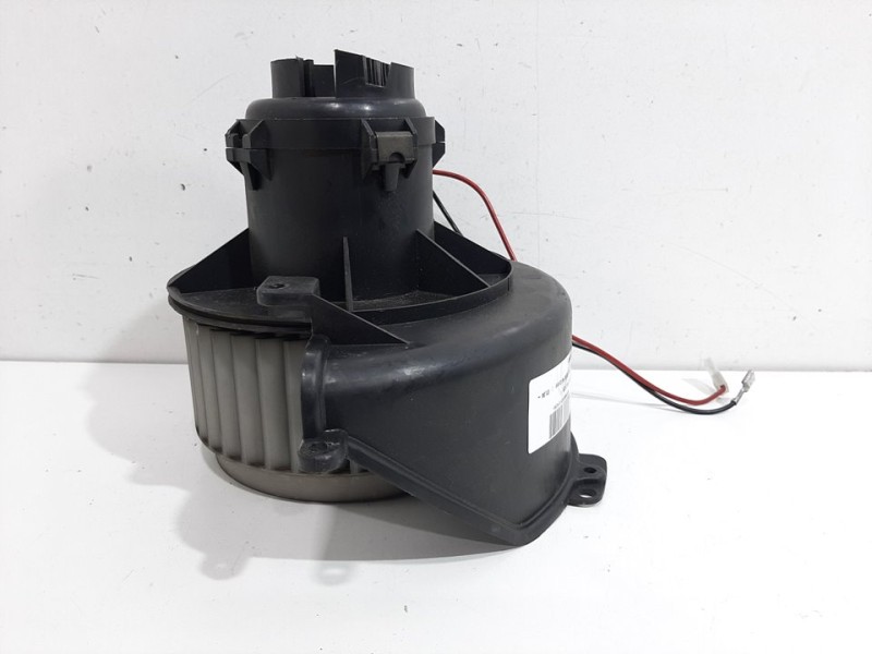 Recambio de motor calefaccion para opel astra h berlina cosmo referencia OEM IAM 52407543  