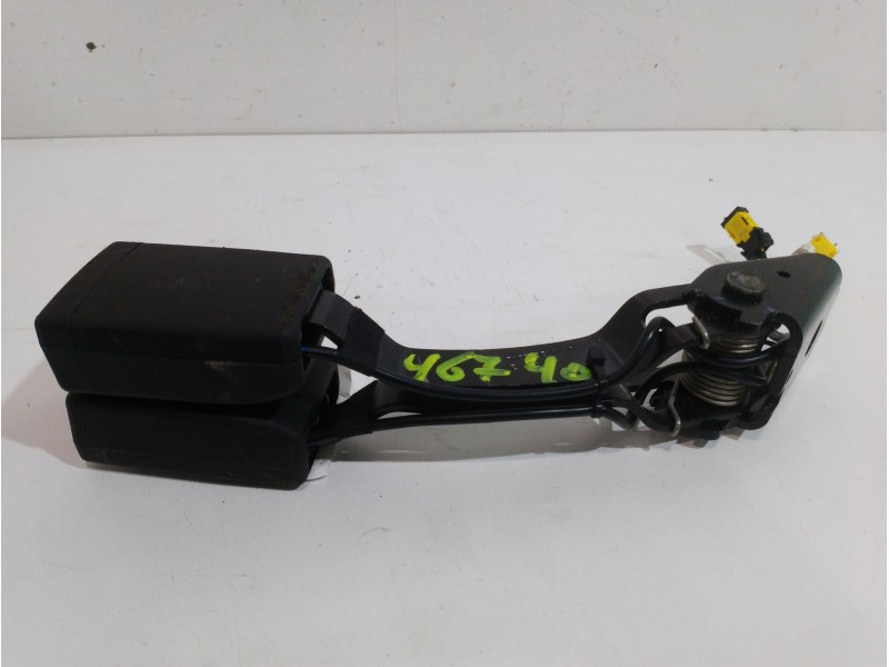 Recambio de enganche cinturon trasero central para citroën c4 picasso exclusive referencia OEM IAM 305540510  