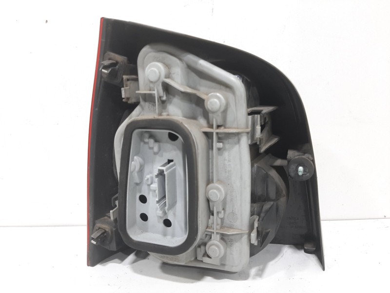 Recambio de piloto trasero derecho para volkswagen polo (9n1) highline referencia OEM IAM    Recambio de piloto trasero derecho para volkswagen polo (9n1) highline referencia OEM IAM