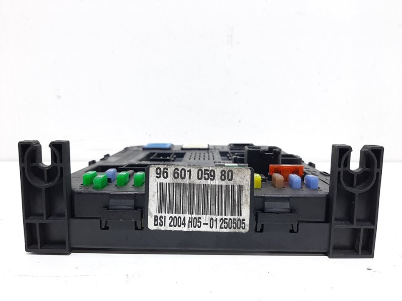 Recambio de caja reles / fusibles para citroën c4 berlina sx referencia OEM IAM 6500CC  