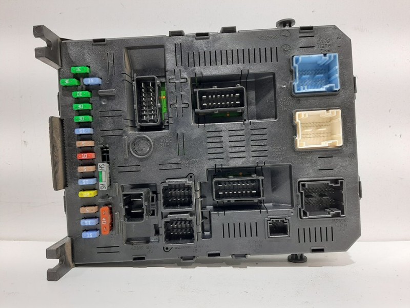 Recambio de caja reles / fusibles para citroën c4 berlina sx referencia OEM IAM 6500CC  