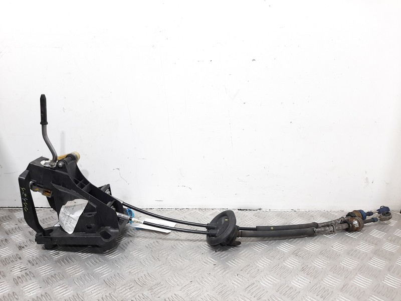 Recambio de palanca cambio para volkswagen passat berlina (3b2) básico referencia OEM IAM 8D0711055M  