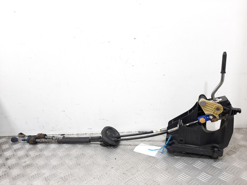 Recambio de palanca cambio para volkswagen passat berlina (3b2) básico referencia OEM IAM 8D0711055M  