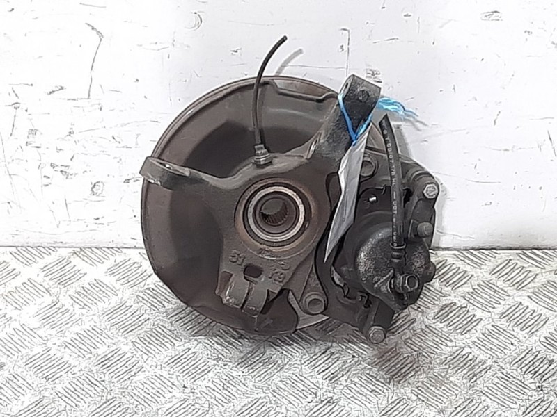 Recambio de mangueta delantera izquierda para suzuki swift azg (nz) glx referencia OEM IAM 4515157K10  