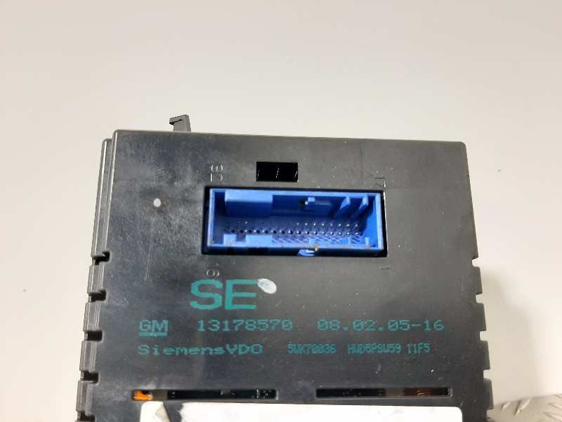 Recambio de pantalla multifuncion para opel astra gtc cosmo referencia OEM IAM   