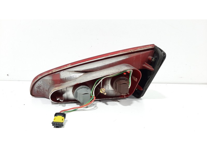 Recambio de piloto porton trasero izquierdo para peugeot 607 (s1) pack referencia OEM IAM   