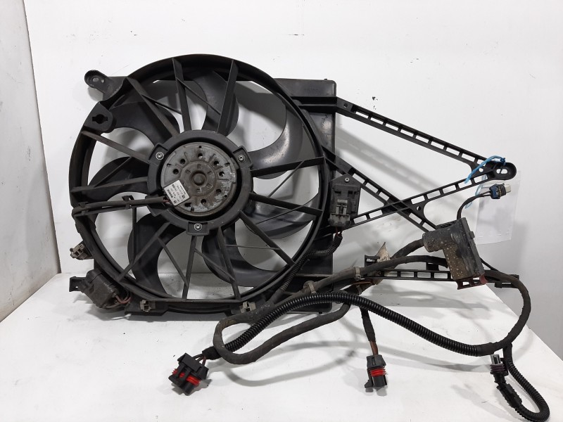 Recambio de electroventilador para opel astra g berlina sport referencia OEM IAM 24431828  