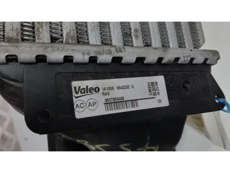 Recambio de intercooler para peugeot 607 (s1) pack referencia OEM IAM 0384F3 864223EG 