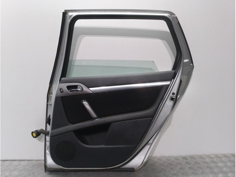 Recambio de puerta trasera derecha para peugeot 407 st sport referencia OEM IAM 9008N3 PLATA 