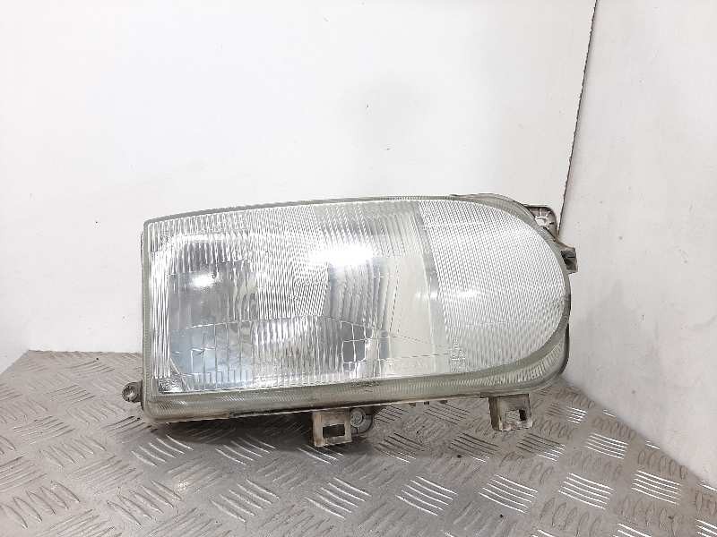 Recambio de faro derecho para nissan serena (c23m) 2.3 slx diesel referencia OEM IAM 260108C006  