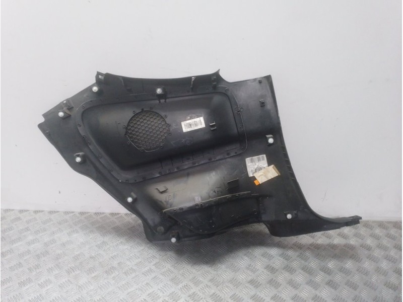 Recambio de guarnecido puerta delantera derecha para peugeot 207 xs pack referencia OEM IAM   