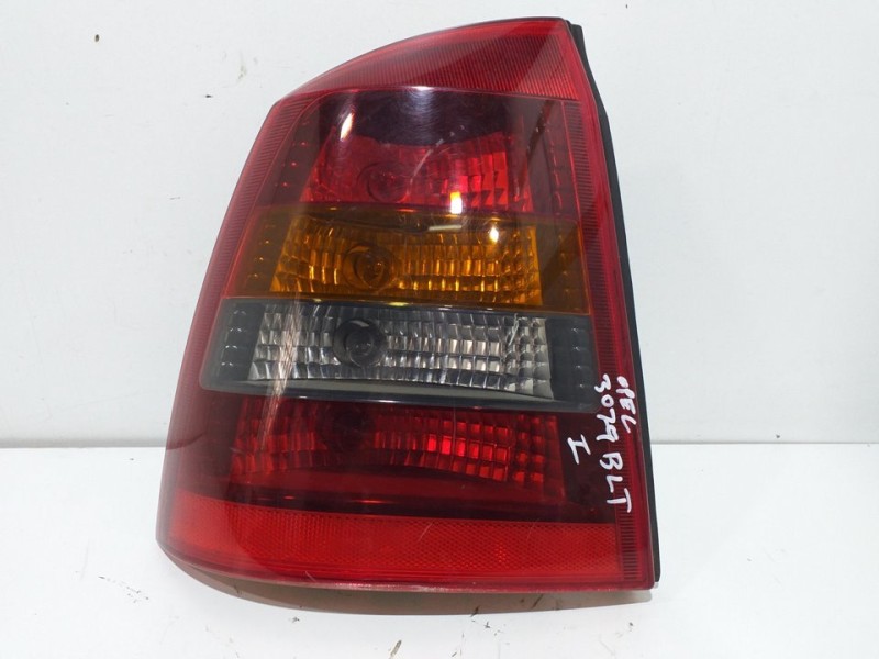 Recambio de piloto trasero izquierdo para opel astra g coupé 2.2 16v edition referencia OEM IAM 13564A  