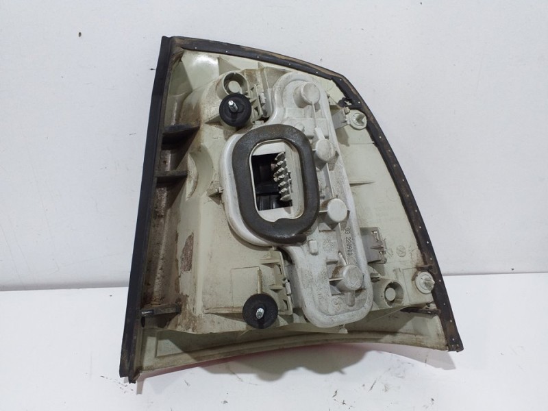 Recambio de piloto trasero izquierdo para opel astra g coupé 2.2 16v edition referencia OEM IAM 13564A  