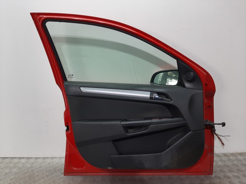 Recambio de puerta delantera izquierda para opel astra h berlina cosmo referencia OEM IAM 13208421 ROJO 