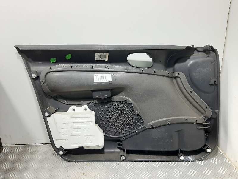 Recambio de guarnecido puerta delantera derecha para peugeot 206 berlina e-music referencia OEM IAM   