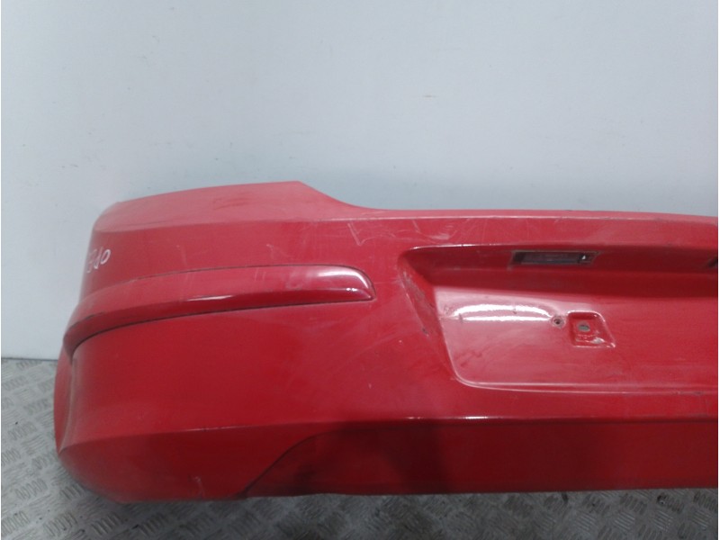 Recambio de paragolpes trasero para opel astra h berlina cosmo referencia OEM IAM 13362604 ROJO 
