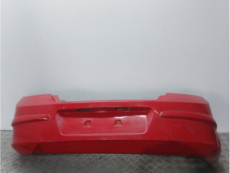 Recambio de paragolpes trasero para opel astra h berlina cosmo referencia OEM IAM 13362604 ROJO 