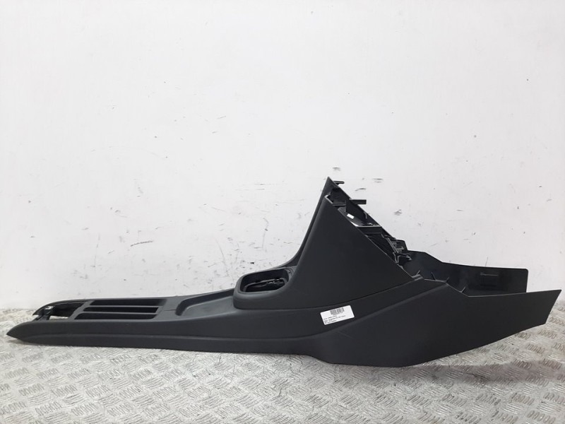 Recambio de consola central para volkswagen polo (6r1) advance referencia OEM IAM 6R0863241  