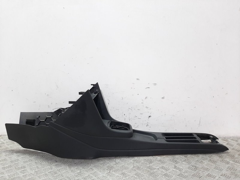 Recambio de consola central para volkswagen polo (6r1) advance referencia OEM IAM 6R0863241  