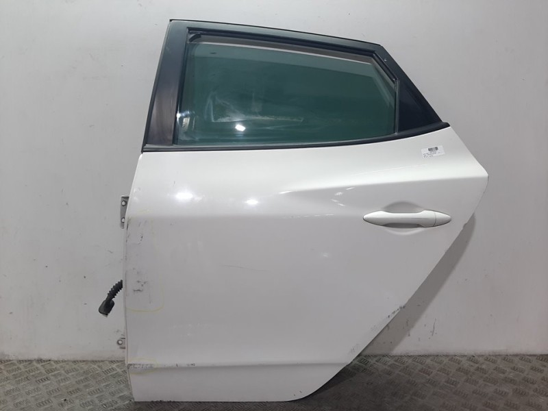 Recambio de puerta trasera izquierda para hyundai ix35 classic 2wd referencia OEM IAM 770032Y000 BLANCO 