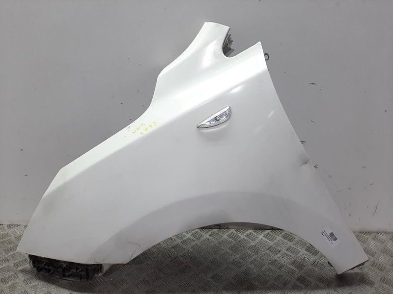 Recambio de aleta delantera izquierda para hyundai ix35 classic 2wd referencia OEM IAM 663112S050 BLANCO 