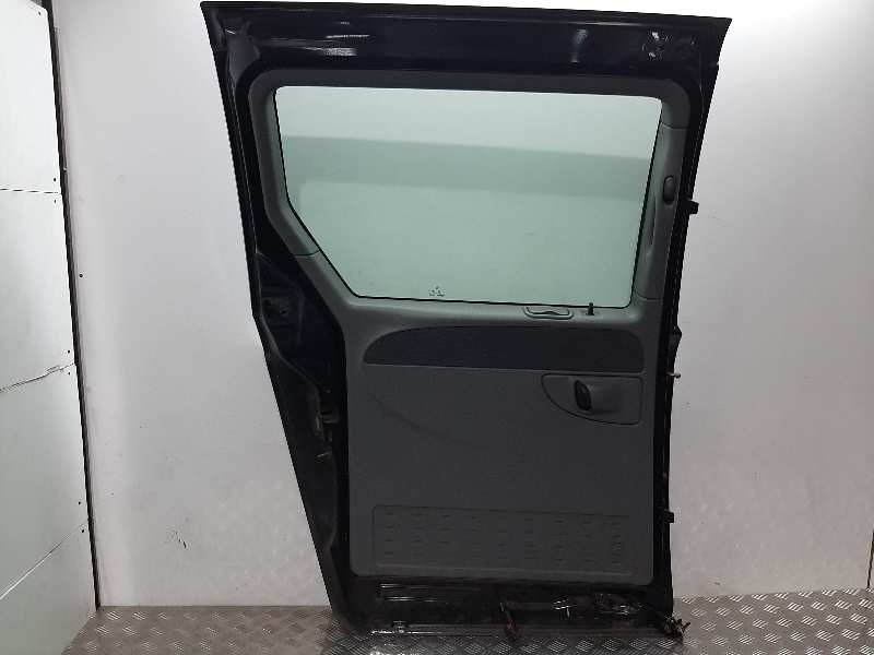Recambio de puerta trasera izquierda para chrysler voyager (rg) 2.8 crd grand voyager limited referencia OEM IAM 04717633AM NEGR