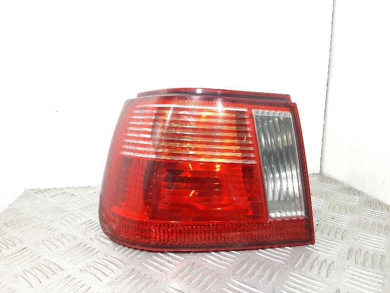 Recambio de piloto trasero izquierdo para seat ibiza (6k1) sport referencia OEM IAM 6K6945111G  