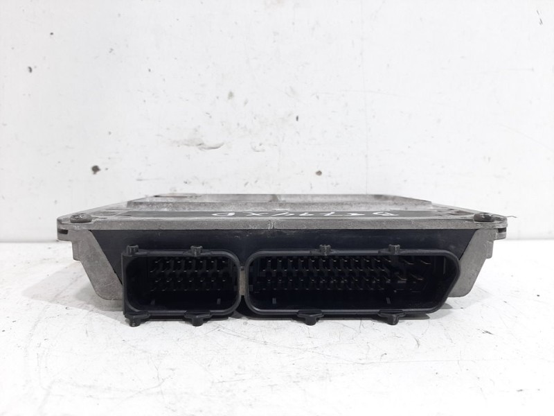 Recambio de centralita motor uce para volkswagen golf iv variant (1j5) conceptline referencia OEM IAM   