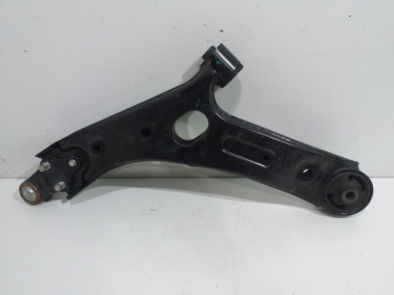 Recambio de brazo suspension inferior delantero derecho para hyundai ix35 classic 2wd referencia OEM IAM TC3017 AK24F 
