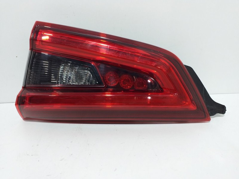 Recambio de piloto porton trasero derecho para nissan qashqai (j11) referencia OEM IAM  22619009 