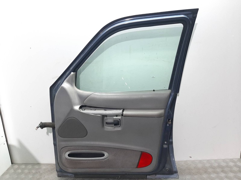 Recambio de puerta delantera derecha para ford explorer 4.0 xlt referencia OEM IAM  AZUL 