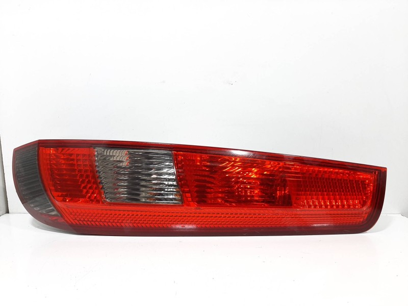 Recambio de piloto trasero derecho para ford fiesta (cbk) ambiente referencia OEM IAM 1324563  