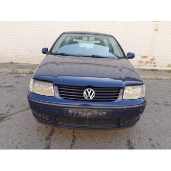 VOLKSWAGEN POLO BERLINA (6N2)