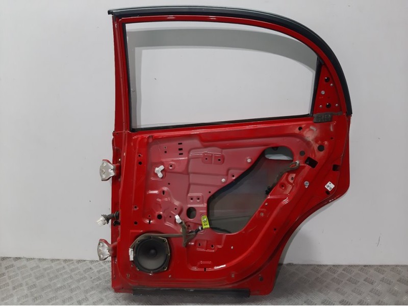 Recambio de puerta trasera derecha para chevrolet lacetti cdx referencia OEM IAM  ROJO 