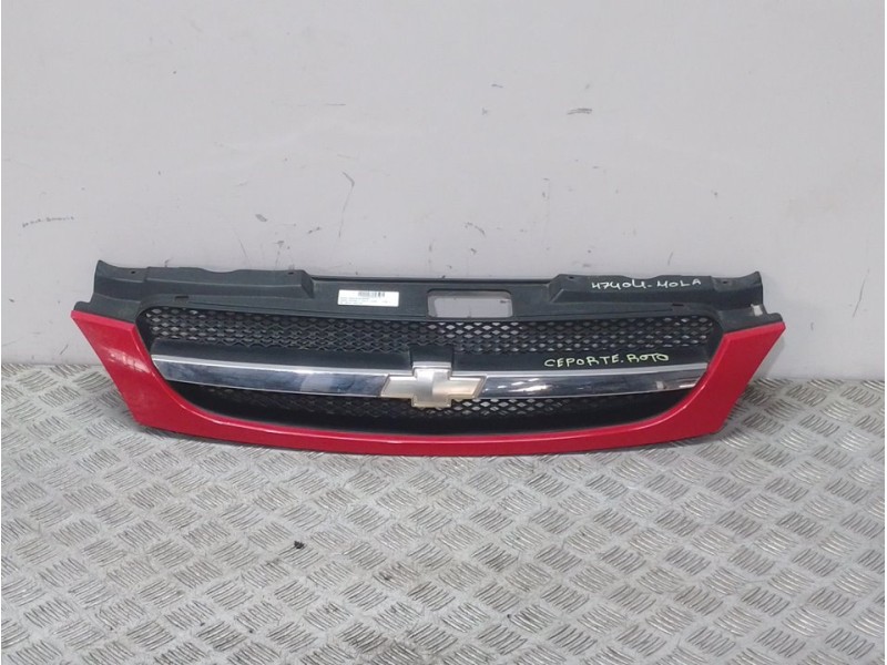 Recambio de rejilla delantera para chevrolet lacetti cdx referencia OEM IAM 96547129 ROJO 